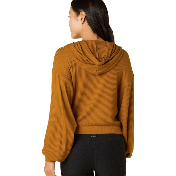 Beyond Yoga So Chic Cropped Hoodie - Picture 3 of 6